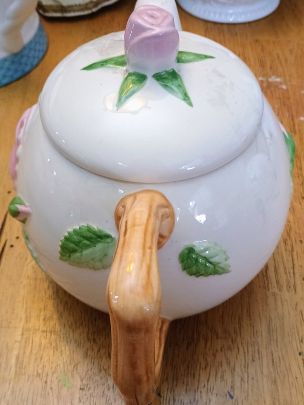 Vintage Roses teapot - Picture 3 of 4